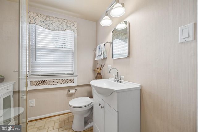 124 CHESTNUT AVE, Washington Grove, MD 20880