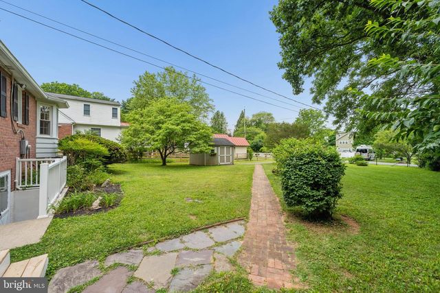 124 CHESTNUT AVE, Washington Grove, MD 20880