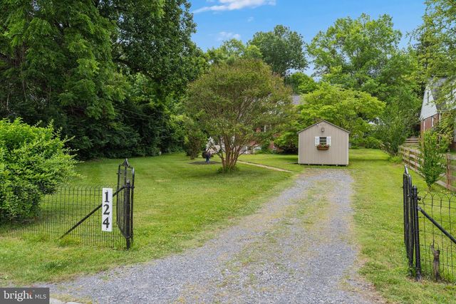 124 CHESTNUT AVE, Washington Grove, MD 20880