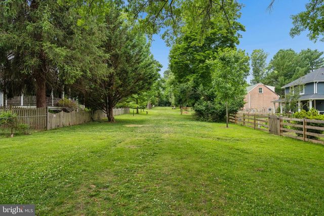 124 CHESTNUT AVE, Washington Grove, MD 20880
