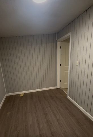 8 Robertson Dr, Shrewsbury, MA 01545