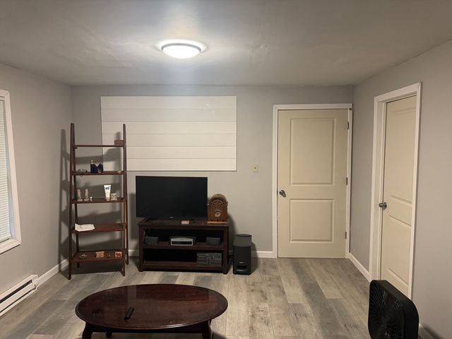 8 Robertson Dr, Shrewsbury, MA 01545