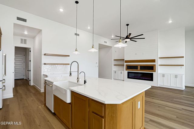 7437 CAVESON Road, El Paso, TX 79911