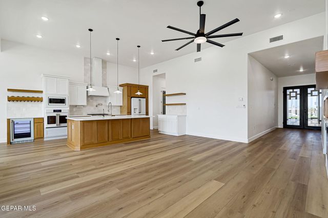 7437 CAVESON Road, El Paso, TX 79911