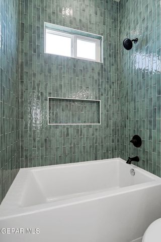 7437 CAVESON Road, El Paso, TX 79911