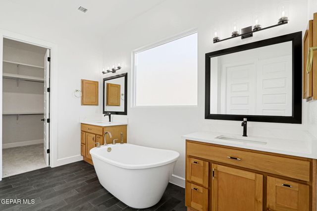 7437 CAVESON Road, El Paso, TX 79911