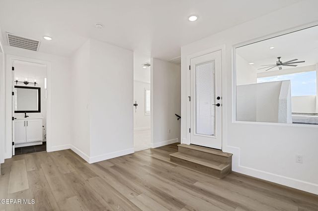 7437 CAVESON Road, El Paso, TX 79911