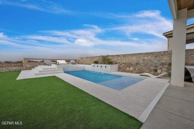 7437 CAVESON Road, El Paso, TX 79911