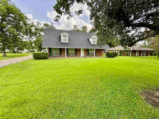 1175 Bayou Paul Ln, St Gabriel, LA 70776