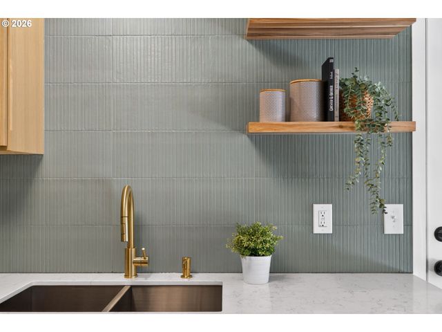 5820 Sw 187TH Pl, Beaverton, OR 97078