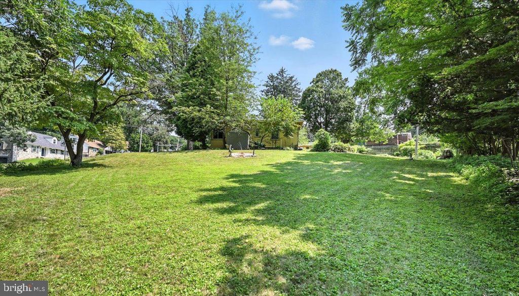 8304 CHELTENHAM AVE, Glenside, PA 19038