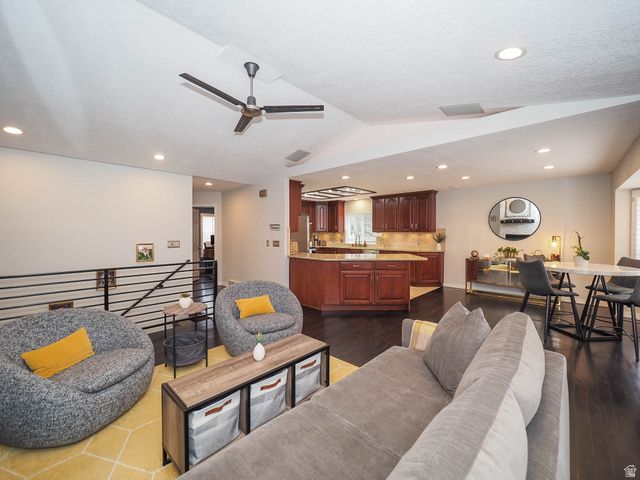 10193 S MAJESTIC CANYON RD, Sandy, UT 84092