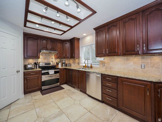 10193 S MAJESTIC CANYON RD, Sandy, UT 84092
