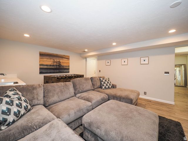 10193 S MAJESTIC CANYON RD, Sandy, UT 84092