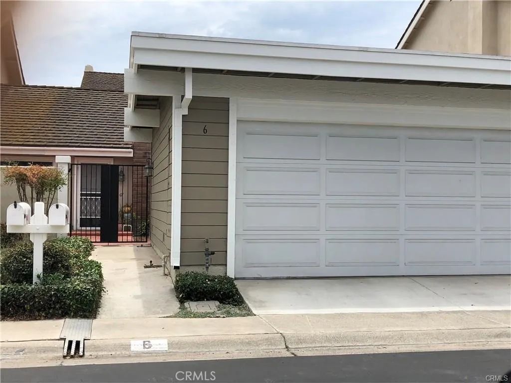 6 Pebblewood, Irvine, CA 92604