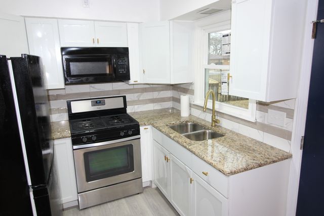 915 Hoban Avenue, Rockford, IL 61101