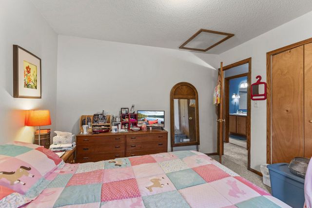28508 Jocelyn Avenue, Chisago City, MN 55013