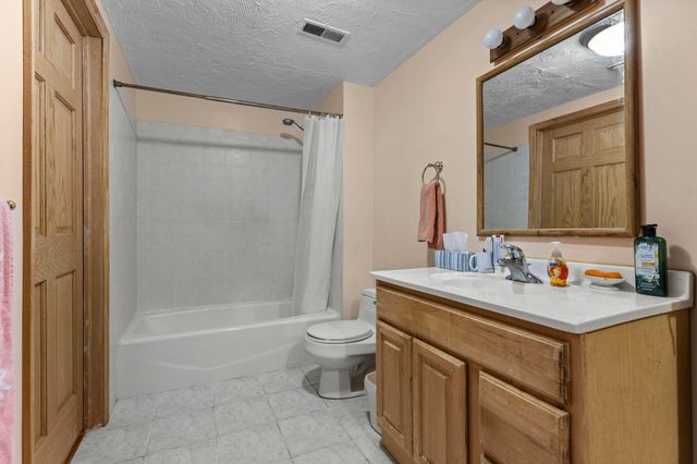 28508 Jocelyn Avenue, Chisago City, MN 55013