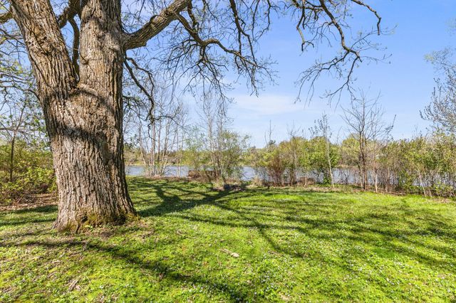 28508 Jocelyn Avenue, Chisago City, MN 55013