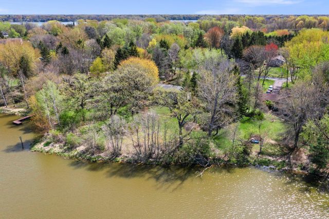 28508 Jocelyn Avenue, Chisago City, MN 55013