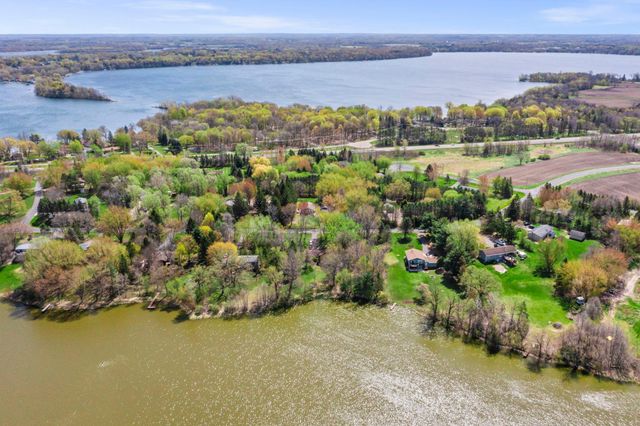 28508 Jocelyn Avenue, Chisago City, MN 55013