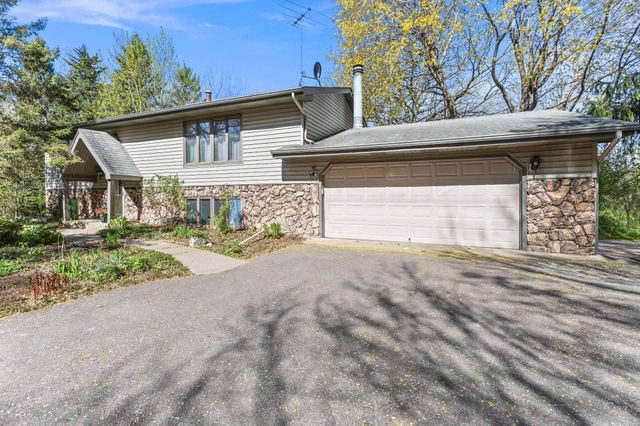 28508 Jocelyn Avenue, Chisago City, MN 55013