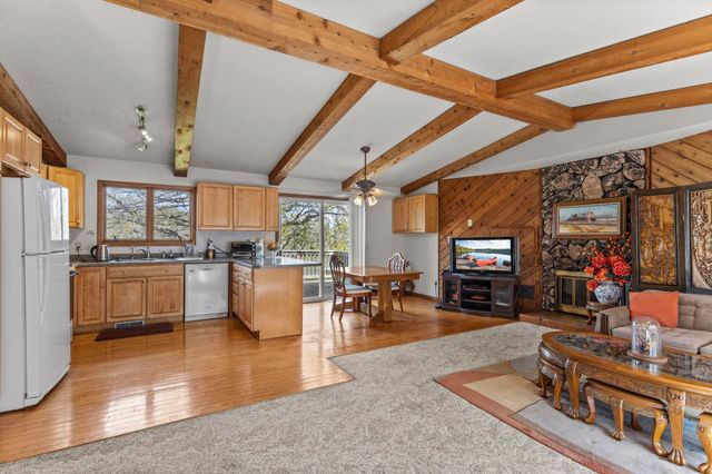 28508 Jocelyn Avenue, Chisago City, MN 55013