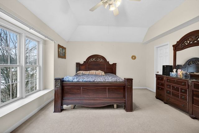 1 Knowlton Circle 1, Upton, MA 01568