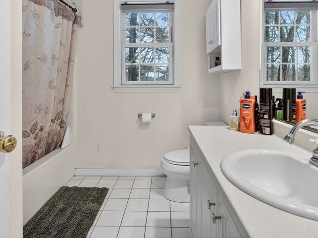 1 Knowlton Circle 1, Upton, MA 01568