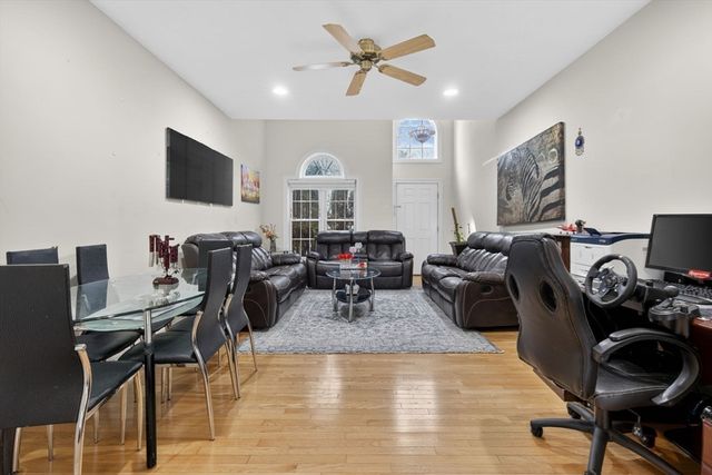 1 Knowlton Circle 1, Upton, MA 01568