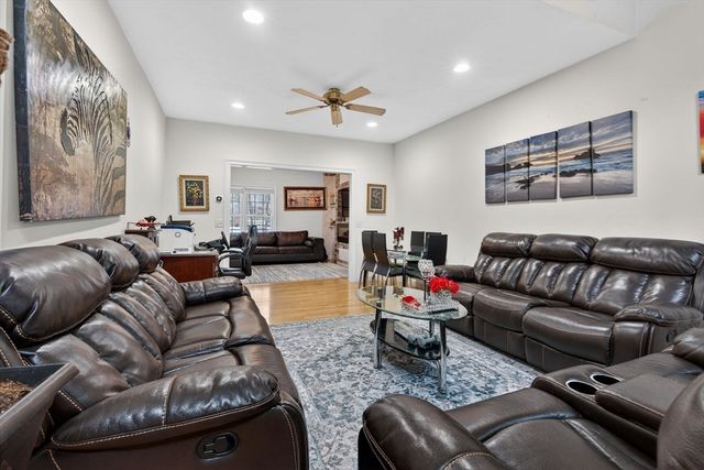 1 Knowlton Circle 1, Upton, MA 01568