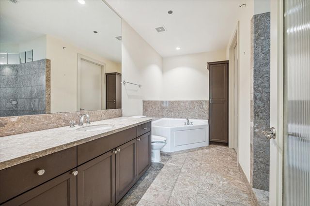 5005 Hidalgo Street 208, Houston, TX 77056