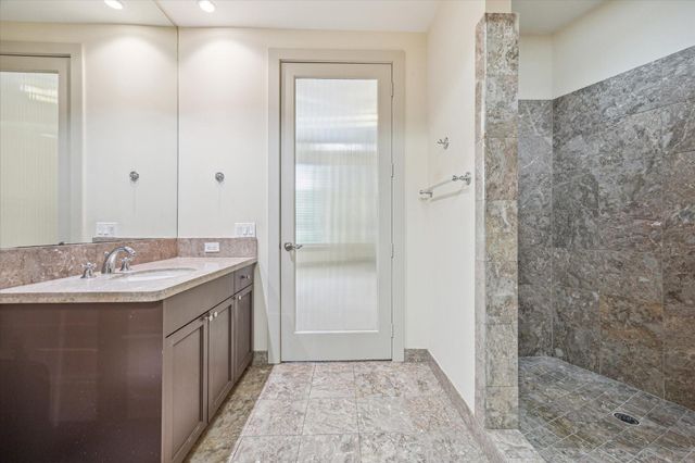5005 Hidalgo Street 208, Houston, TX 77056
