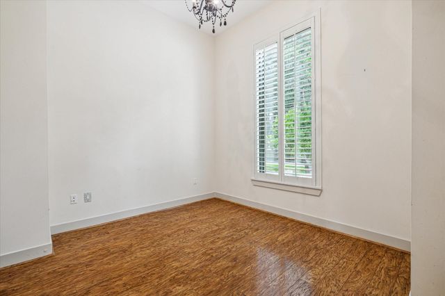 5005 Hidalgo Street 208, Houston, TX 77056