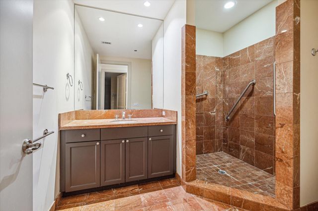 5005 Hidalgo Street 208, Houston, TX 77056