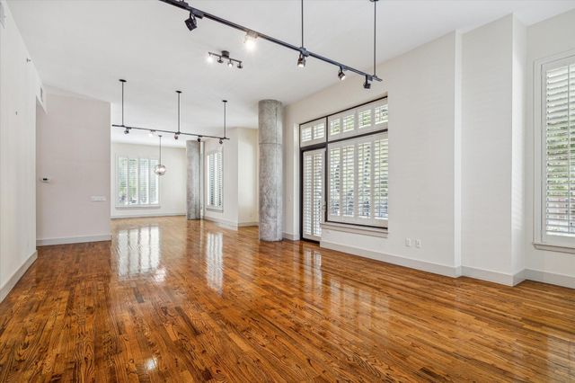 5005 Hidalgo Street 208, Houston, TX 77056