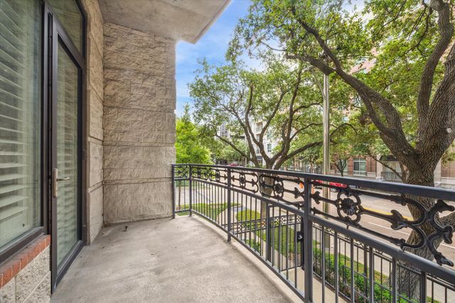 5005 Hidalgo Street 208, Houston, TX 77056