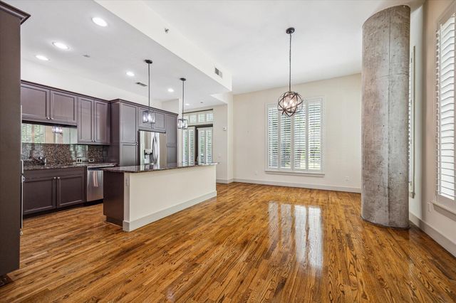 5005 Hidalgo Street 208, Houston, TX 77056