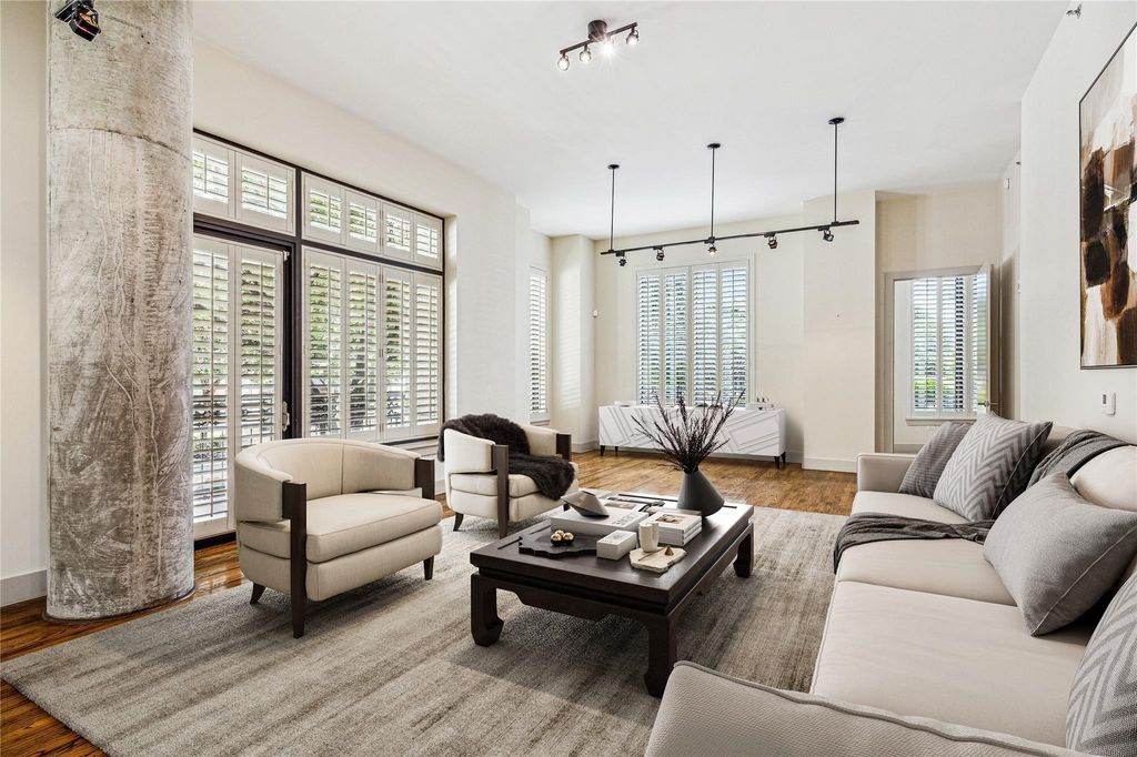 5005 Hidalgo Street 208, Houston, TX 77056