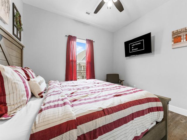 227 Watersound Way, Hollister, MO 65672