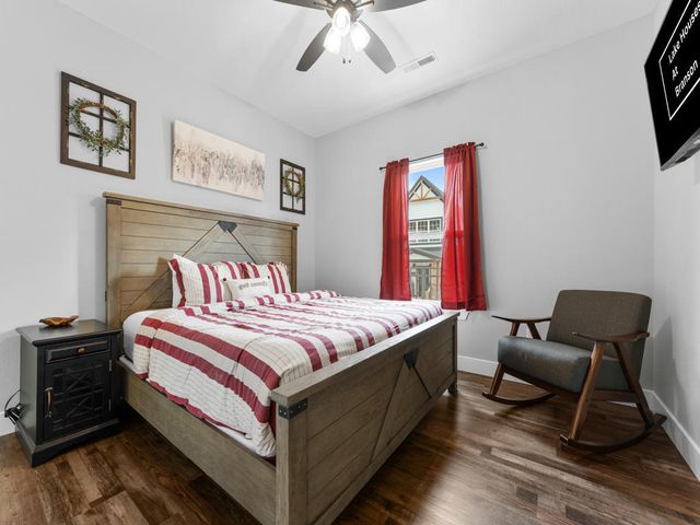 227 Watersound Way, Hollister, MO 65672