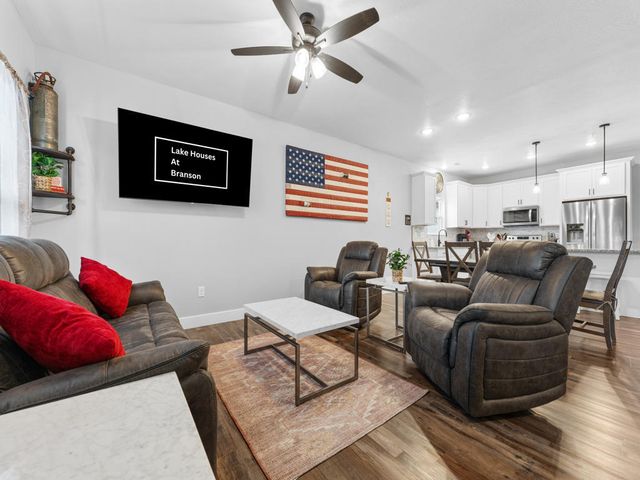 227 Watersound Way, Hollister, MO 65672