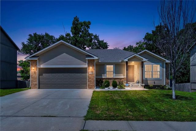 1308 NW Hilltop Lane, Grain Valley, MO 64029
