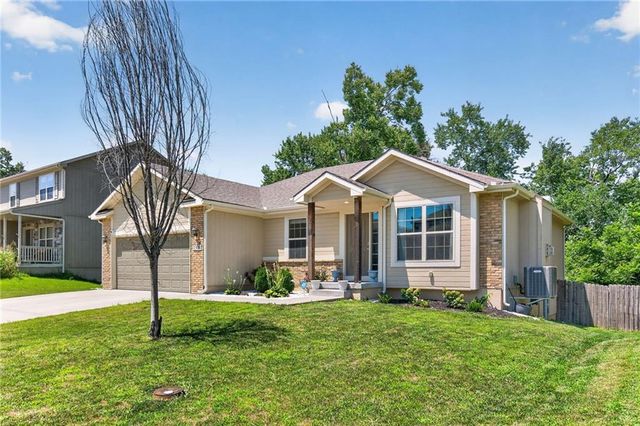1308 NW Hilltop Lane, Grain Valley, MO 64029