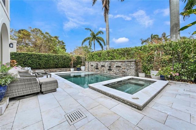425 5th ST S # A, Naples, FL 34102