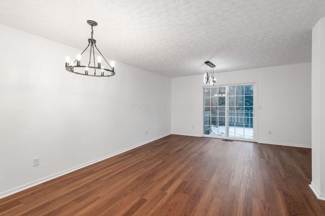 4049 Parkcove Drive, 19D, Columbus, OH 43230