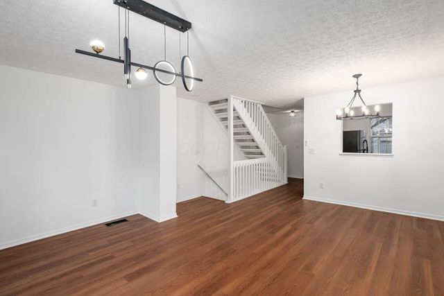 4049 Parkcove Drive, 19D, Columbus, OH 43230