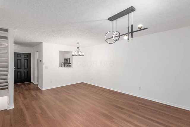 4049 Parkcove Drive, 19D, Columbus, OH 43230