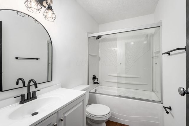 4049 Parkcove Drive, 19D, Columbus, OH 43230