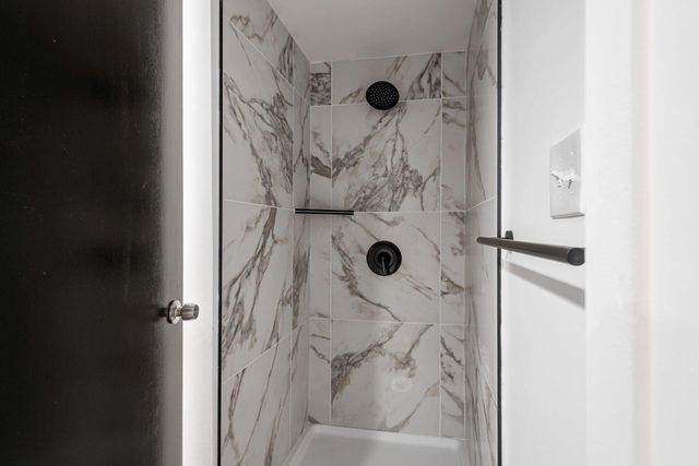 4049 Parkcove Drive, 19D, Columbus, OH 43230